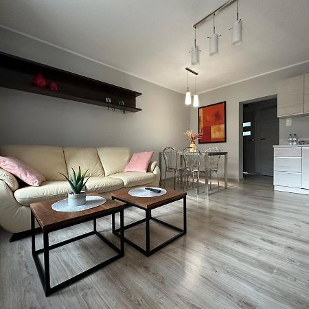 Apartament Przy Cieplickich Tezniach Jelenia Gora Exterior photo