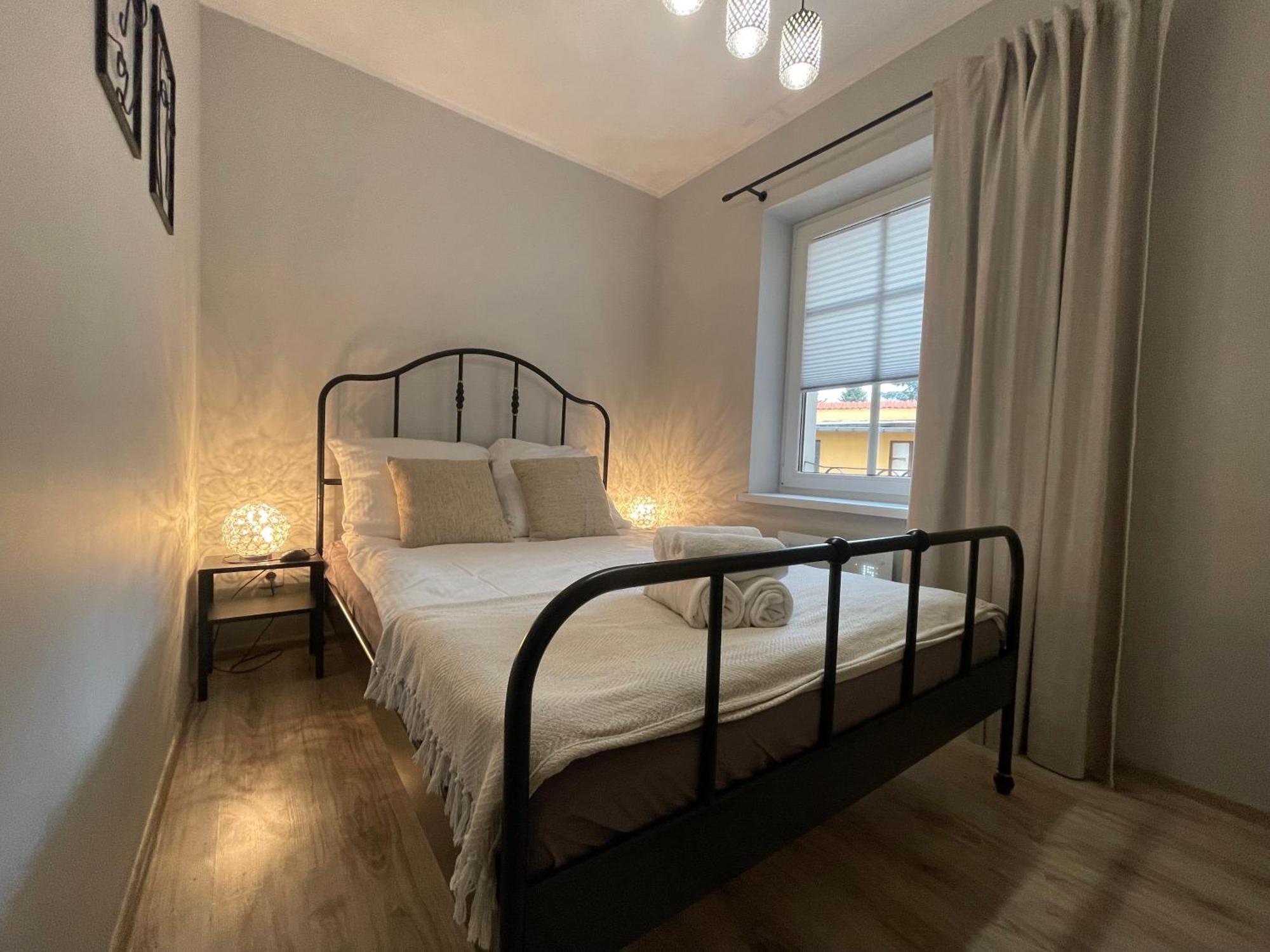 Apartament Przy Cieplickich Tezniach Jelenia Gora Exterior photo